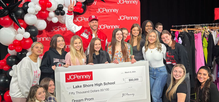 JCPenney Donates $250,000 for Dream Prom Giveaway